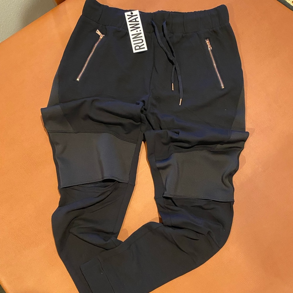 Carbon 38 Black Joggers